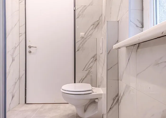 Cozy Private In Shared Near Westbahnhof, Ideal For Long