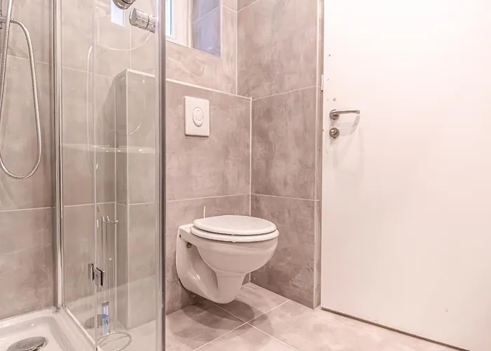 Daire Cozy Private In Shared Near Westbahnhof, Ideal For Long Viyana