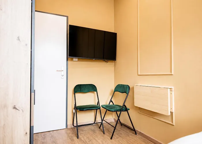 Cozy Private In Shared Near Westbahnhof, Ideal For Long アパート ウィーン