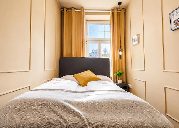 Cozy Private In Shared Near Westbahnhof, Ideal For Long アパート ウィーン