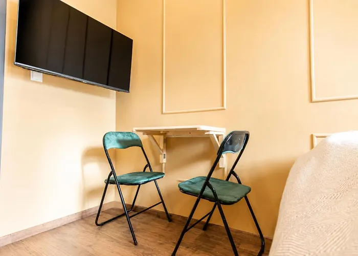 Cozy Private In Shared Near Westbahnhof, Ideal For Long アパート ウィーン