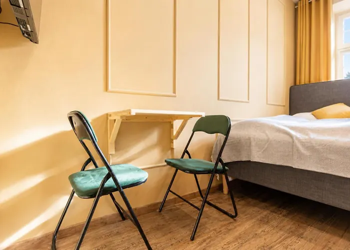 Cozy Private In Shared Near Westbahnhof, Ideal For Long アパート ウィーン