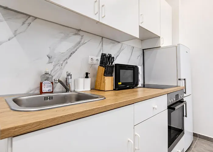 Cozy Private In Shared Near Westbahnhof, Ideal For Long アパート *