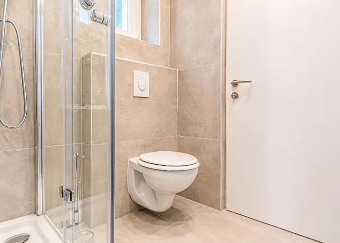 Cozy Private In Shared Near Westbahnhof, Ideal For Long ウィーン